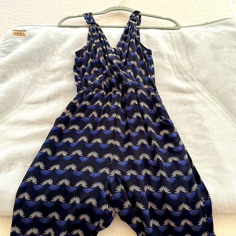 Jumpsuit XXS. Purchased from Francesca’s.